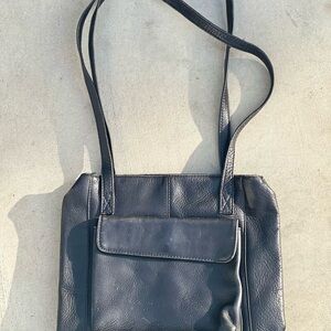 Elegant Black Leather Shoulder Bag